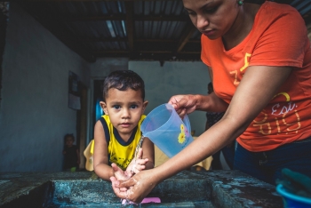 Water Mission 2017. Chụp dự án và các gia đình ở bo Bella Vista, Honduras
