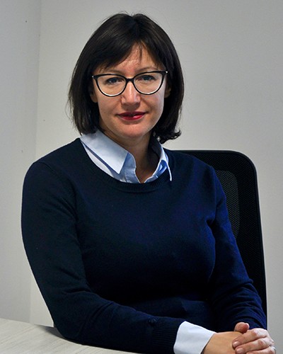 portrait of Jennifer McGrath