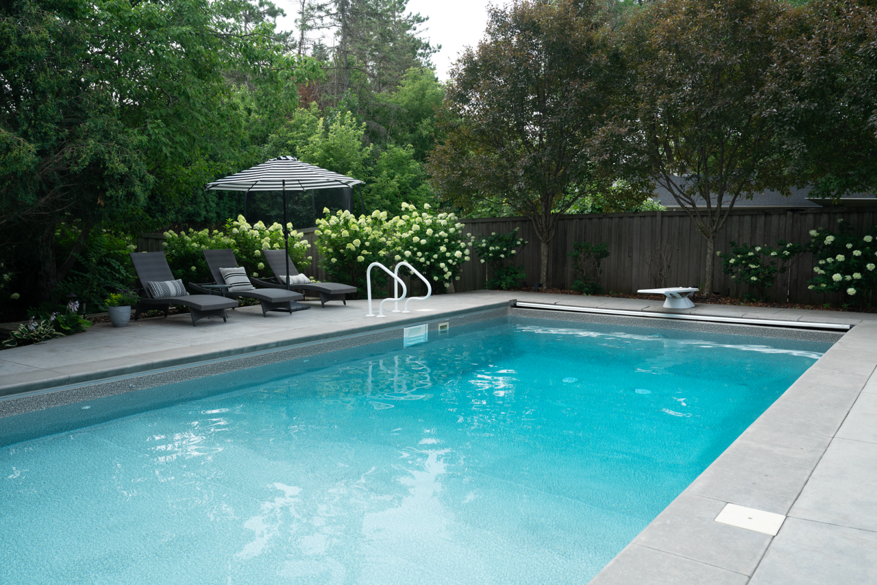 pool shot with IntelliBrite installed in background in Wayzata, MN 