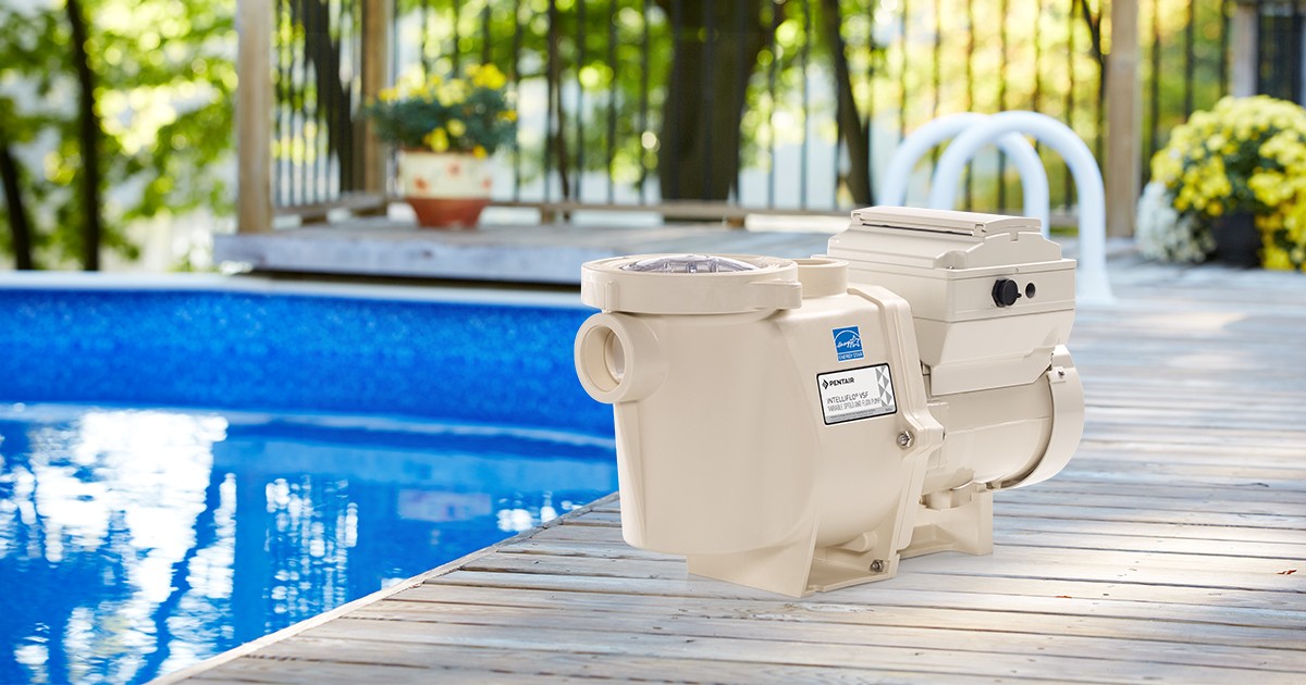 IntelliFlo VSF Pump sitting by the pool