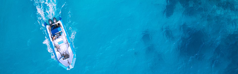 Top view of boat in ocean 