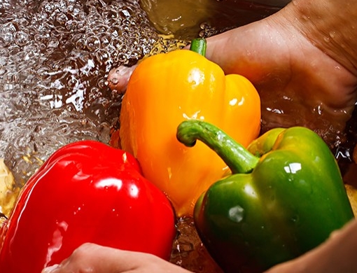 colorful-fresh-vegetables-washed-in-water-bowl-cropped-horizontal-910x410-image-file