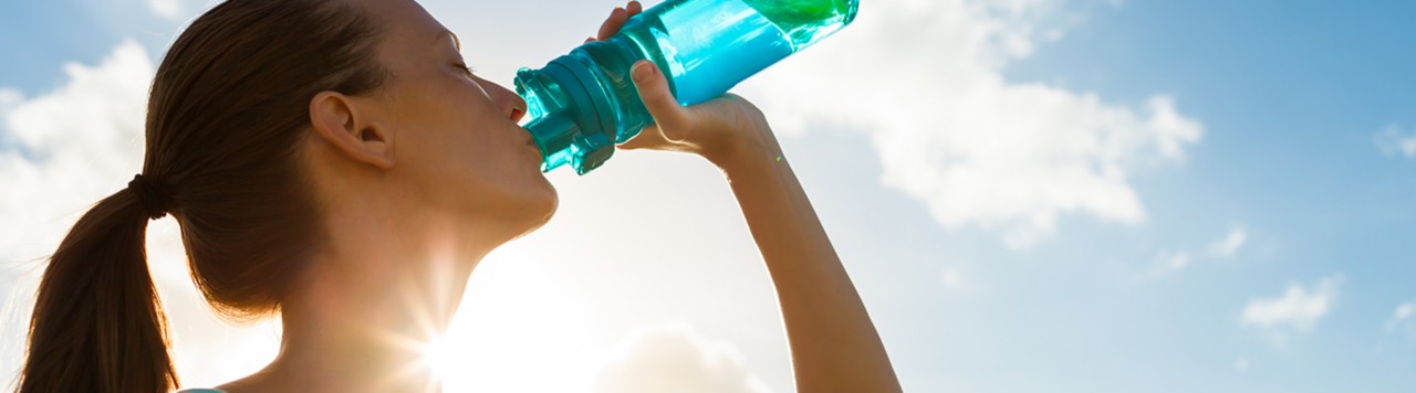 how-to-stay-hydrated-in-the-summer-heat