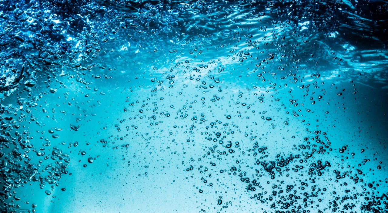 Hero Image blue-water-close-up-clear-bubbles-abstract-horizontal-4556x2500-image-file